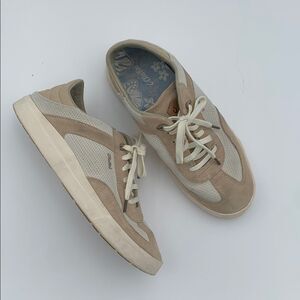 OluKai Kilea white and tan suede lace up sneakers Womans size 8/38